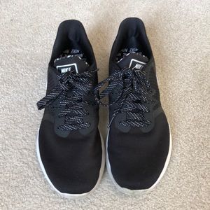 Like new nike running shoes
